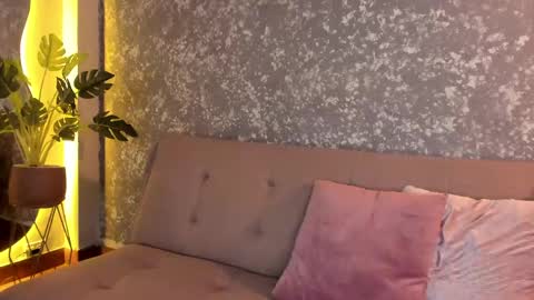 Renee Shelby online show from 04-29-26, 09:54