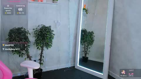 Snapshot of renesmy_black chatting on 05-15-26, 12:06 Renesmy online show from 05-15-26, 12:06