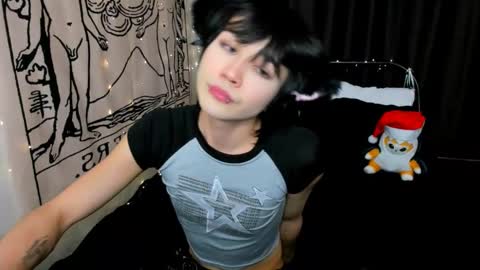 Snapshot of rennuts chatting on 12-25-24, 05:26 rennuts online show from 12-25-24, 05:26