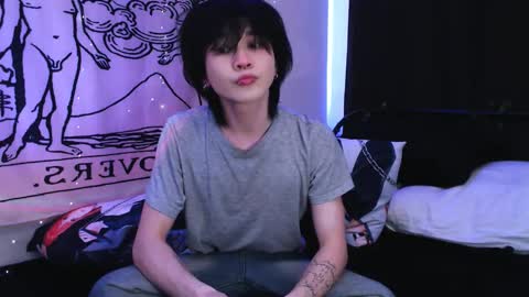 Snapshot of rennuts chatting on 02-26-25, 01:08 rennuts online show from 02-26-25, 01:08