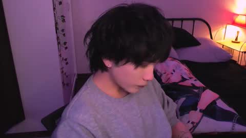 Snapshot of rennuts chatting on 10-09-25, 01:53 rennuts online show from 10-09-25, 01:53