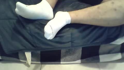 Snapshot of renz187 chatting on 12-02-25, 05:57 Renz online show from 12-02-25, 05:57