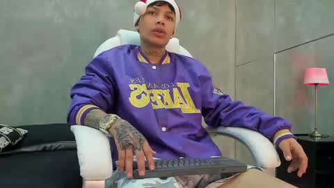 Ren online show from 12-05-25, 03:26