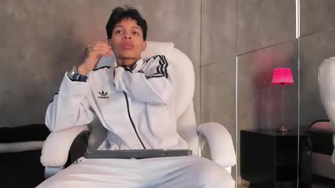 Ren online show from 12-16-25, 07:19