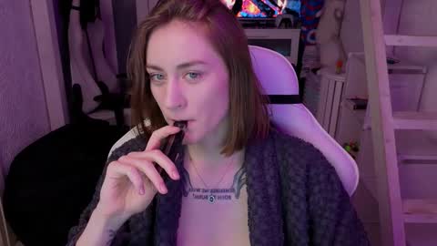 Snapshot of retromarie chatting on 02-07-26, 04:11 Rie online show from 02-07-26, 04:11