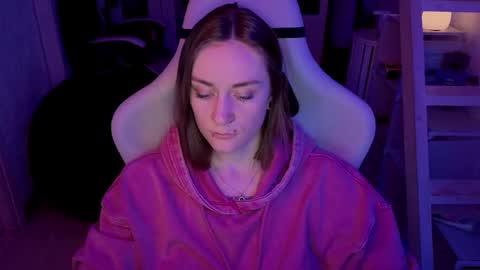 Snapshot of retromarie chatting on 02-19-26, 07:26 Rie online show from 02-19-26, 07:26