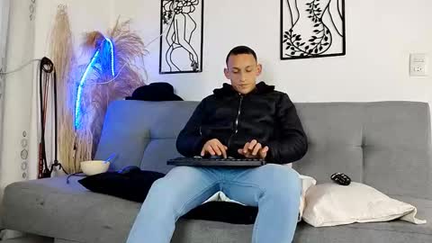 reymasterhot online show from 03-18-26, 10:57