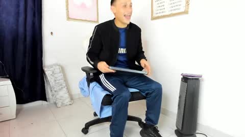 reymasterhot online show from 04-05-26, 02:25