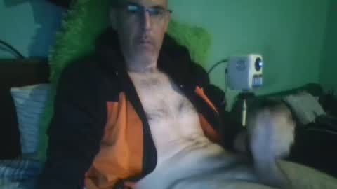 Snapshot of reyes_albert2006 chatting on 11-10-25, 01:15 reyes_albert2006 online show from 11-10-25, 01:15