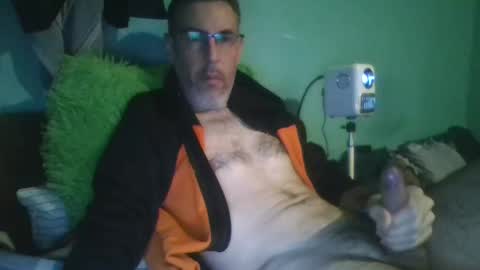 Snapshot of reyes_albert2006 chatting on 11-24-25, 01:00 reyes_albert2006 online show from 11-24-25, 01:00