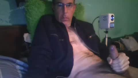 Snapshot of reyes_albert2006 chatting on 12-22-25, 06:43 reyes_albert2006 online show from 12-22-25, 06:43