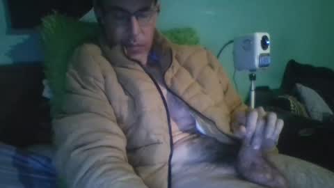 Snapshot of reyes_albert2006 chatting on 01-18-26, 10:19 reyes_albert2006 online show from 01-18-26, 10:19