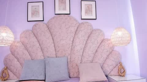 Reze  online show from 04-22-26, 07:15