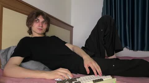 Snapshot of rezon2389 chatting on 06-19-26, 03:49 rezon2389 online show from 06-19-26, 03:49