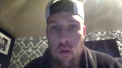 Snapshot of rhino28ab26 chatting on 12-17-25, 02:01 Rhino online show from 12-17-25, 02:01