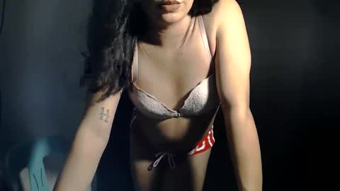 Snapshot of ria_evans chatting on 05-27-26, 04:04 ria_evans online show from 05-27-26, 04:04