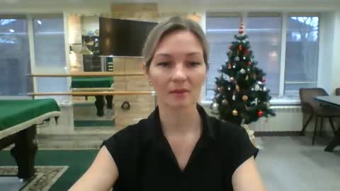 Snapshot of rialur09 chatting on 01-25-25, 01:19 Galina online show from 01-25-25, 01:19
