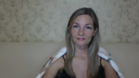 Snapshot of rialur09 chatting on 09-10-25, 06:41 Galina online show from 09-10-25, 06:41