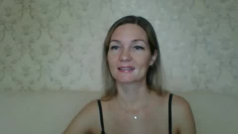 Snapshot of rialur09 chatting on 11-11-25, 09:09 Galina online show from 11-11-25, 09:09