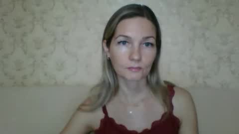 Snapshot of rialur09 chatting on 11-23-25, 12:38 Galina online show from 11-23-25, 12:38