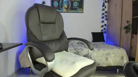 Snapshot of riancum chatting on 02-17-25, 08:19 juan online show from 02-17-25, 08:19