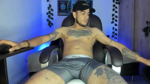 Snapshot of riancum chatting on 03-11-25, 07:15 juan online show from 03-11-25, 07:15