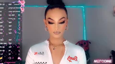 Snapshot of riannagarcia_ chatting on 10-30-25, 02:46 Rianna Garcia online show from 10-30-25, 02:46