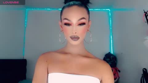 Snapshot of riannagarcia_ chatting on 11-15-25, 04:32 Rianna Garcia online show from 11-15-25, 04:32