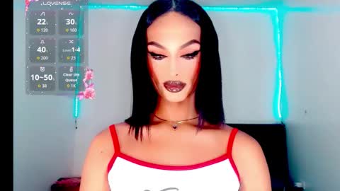 Snapshot of riannagarcia_ chatting on 12-15-25, 10:58 Rianna Garcia online show from 12-15-25, 10:58