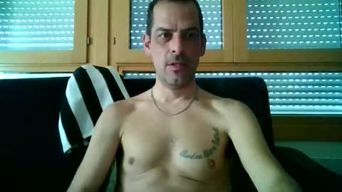 Snapshot of ricardohawtin chatting on 04-16-26, 05:47 ricardohawtin online show from 04-16-26, 05:47