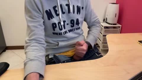 riccardofortis online show from 12-27-24, 05:05