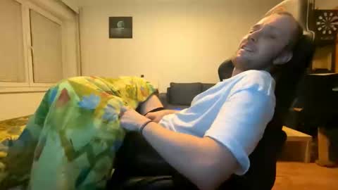 ricciardio online show from 11-29-25, 04:15