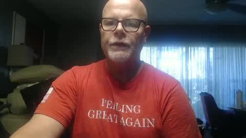 Snapshot of rich32937 chatting on 06-22-26, 12:24 rich32937 online show from 06-22-26, 12:24
