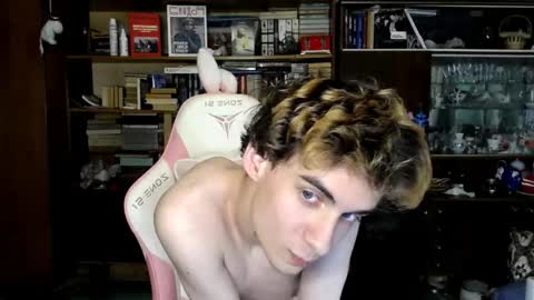 Snapshot of richard_and_lily chatting on 11-03-25, 09:48 little Richard online show from 11-03-25, 09:48