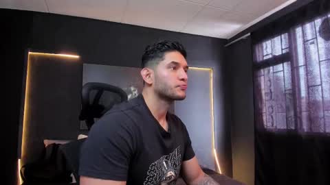 Snapshot of richard_milleer chatting on 09-20-25, 02:18 Ricardo online show from 09-20-25, 02:18