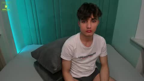 Snapshot of richard_steele_hot chatting on 12-04-25, 03:32 Richard online show from 12-04-25, 03:32