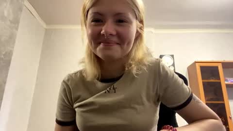 Snapshot of richellearmentrout chatting on 07-29-26, 02:26 jenny online show from 07-29-26, 02:26