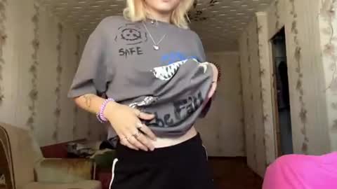 Snapshot of richellearmentrout chatting on 07-31-26, 03:11 jenny online show from 07-31-26, 03:11