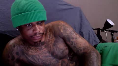 Snapshot of rickavelli chatting on 11-30-25, 02:04 Rick online show from 11-30-25, 02:04