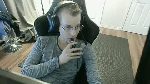 Snapshot of rickgosling chatting on 09-23-25, 02:42 rickgosling online show from 09-23-25, 02:42