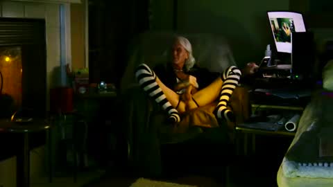 PINK HOLE TWINK online show from 01-22-25, 05:26