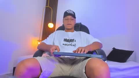 Snapshot of ricky_owens1 chatting on 02-05-25, 09:50 Ricky online show from 02-05-25, 09:50