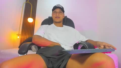 Snapshot of ricky_owens1 chatting on 02-10-25, 09:36 Ricky online show from 02-10-25, 09:36