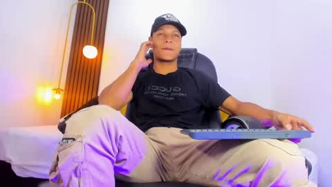 Snapshot of ricky_owens1 chatting on 02-14-25, 07:44 Ricky online show from 02-14-25, 07:44