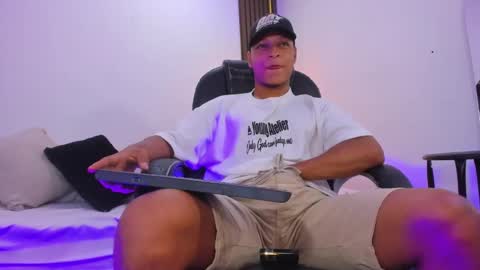 Snapshot of ricky_owens1 chatting on 02-19-25, 09:14 Ricky online show from 02-19-25, 09:14