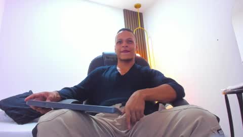 Snapshot of ricky_owens1 chatting on 03-04-25, 08:05 Ricky online show from 03-04-25, 08:05