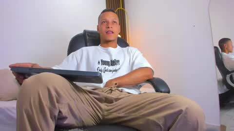 Snapshot of ricky_owens1 chatting on 03-10-25, 06:56 Ricky online show from 03-10-25, 06:56