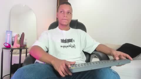 Snapshot of ricky_owens1 chatting on 09-11-25, 01:00 Ricky online show from 09-11-25, 01:00