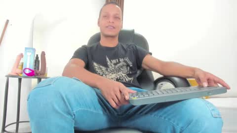 Snapshot of ricky_owens1 chatting on 09-16-25, 01:23 Ricky online show from 09-16-25, 01:23