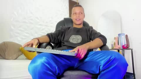 Snapshot of ricky_owens1 chatting on 09-25-25, 02:43 Ricky online show from 09-25-25, 02:43